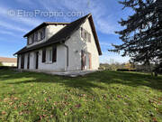 Maison à LUCENAY-LES-AIX