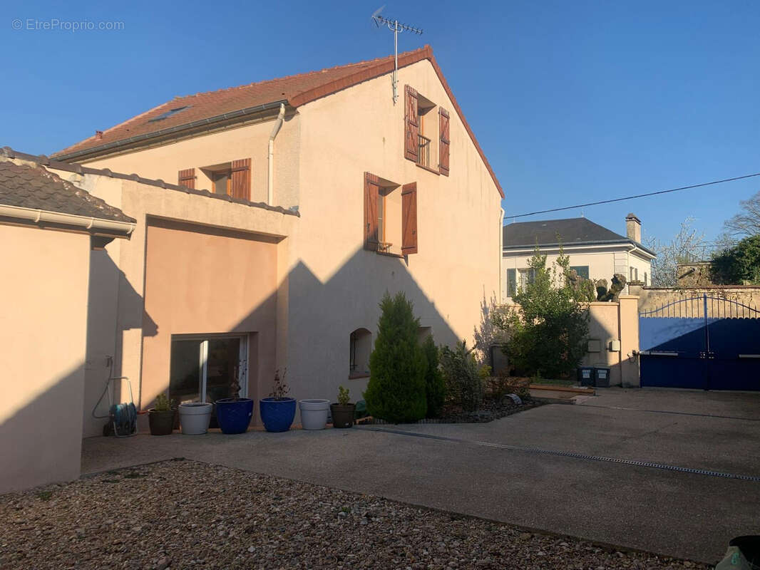 Maison à HARDRICOURT