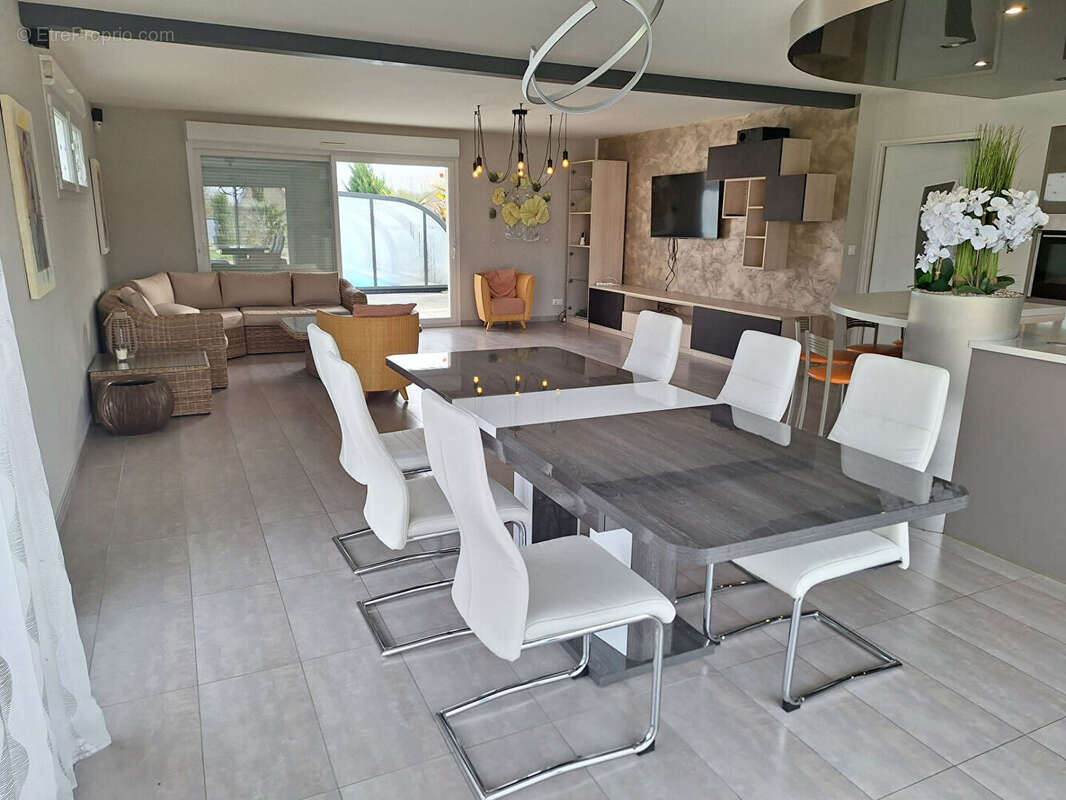 Maison à ASNANS-BEAUVOISIN