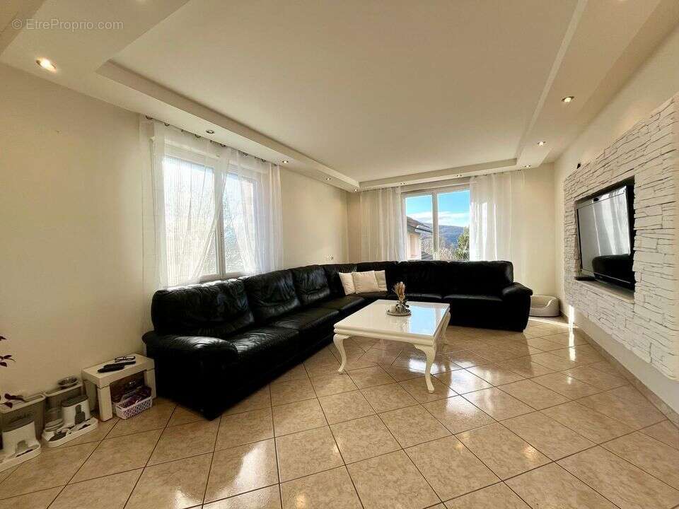 Appartement à VETRAZ-MONTHOUX