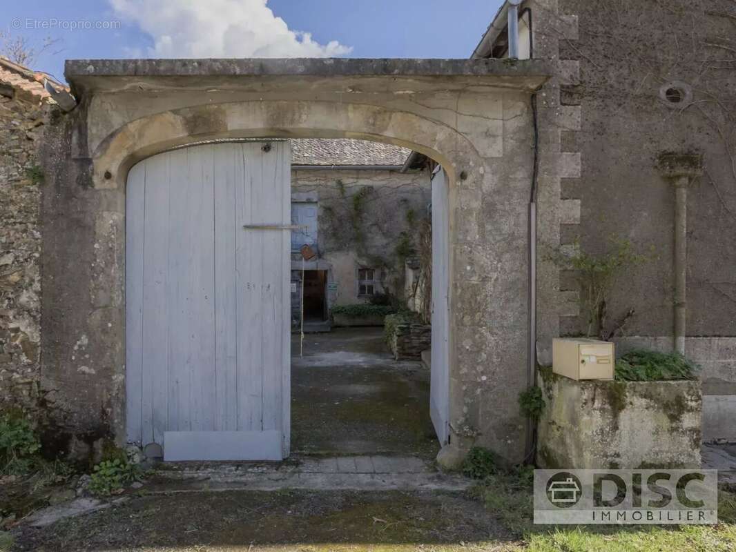 Maison à SAINT-ANDRE-DE-NAJAC