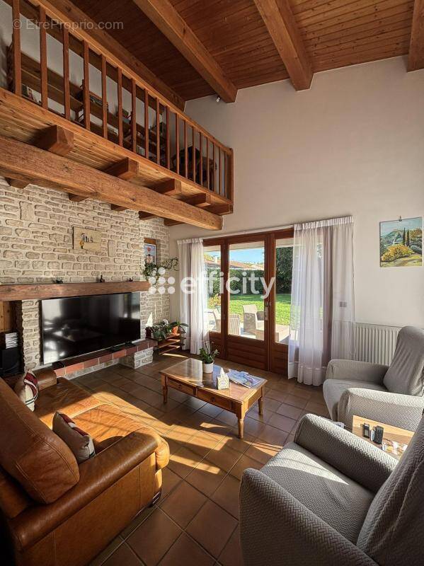 Maison à AIGREFEUILLE-D&#039;AUNIS