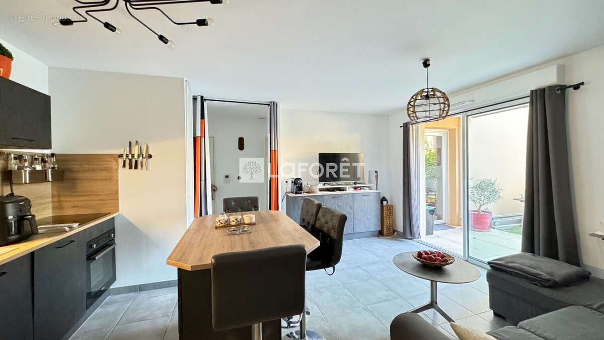 Appartement à FLEURIEUX-SUR-L'ARBRESLE