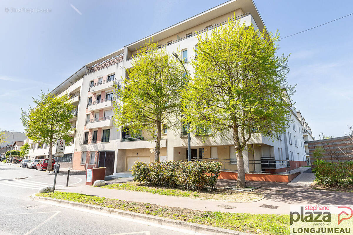 Appartement à CHILLY-MAZARIN