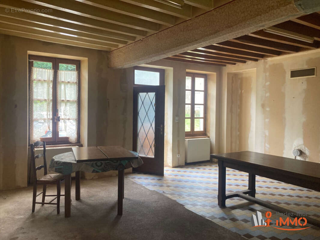 Maison à SOUGERES-EN-PUISAYE