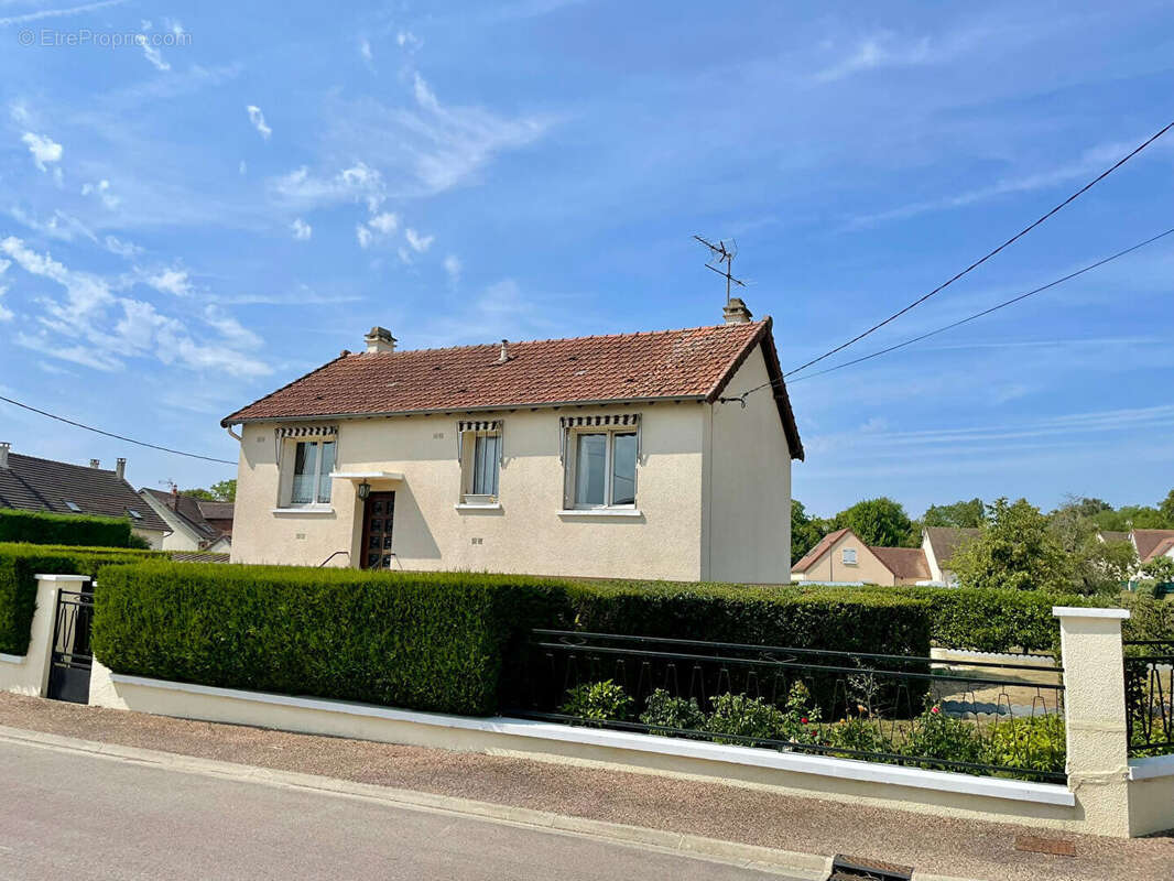 Maison 52 m² à Saint-Florentin  - photo 5