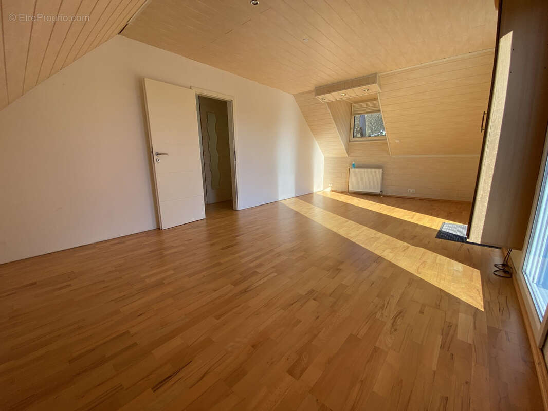 Maison 5 pièces de 130 m2 avec piscine et sous-sol - photo 16