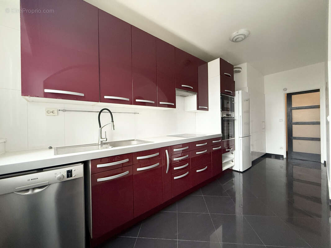 Appartement à COURBEVOIE