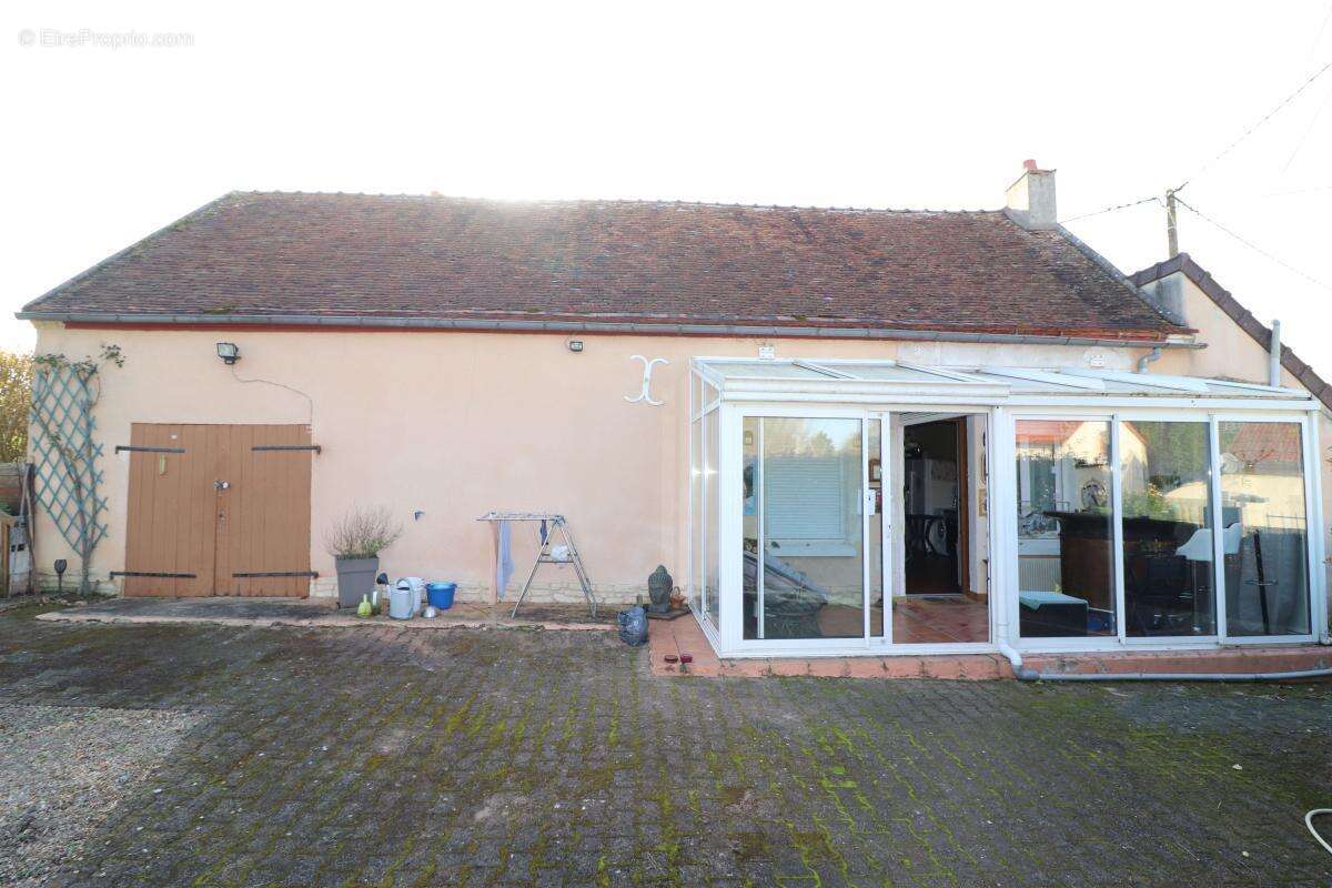 Maison à NEUVY-SUR-LOIRE