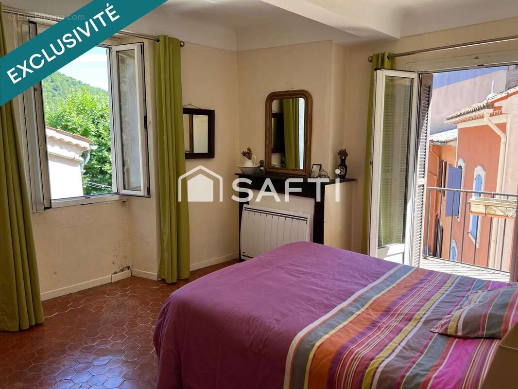 Maison 203 m² à Bouyon  - photo 4