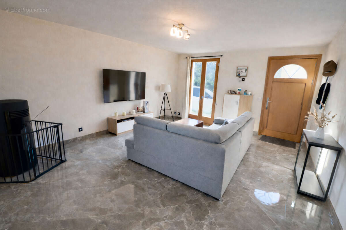 Maison 4 pièces 90 m2 - photo 2