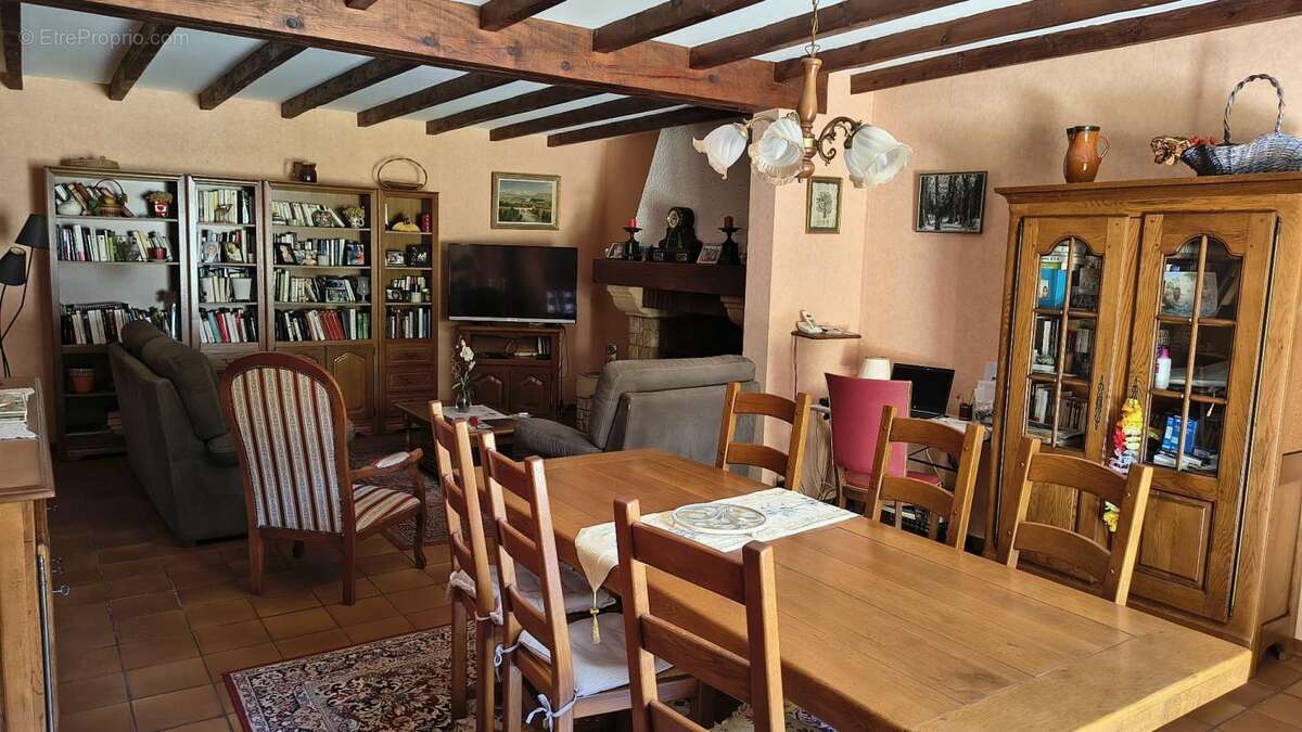 Maison 143 m² à Saint-Julia-De-Bec  - photo 4