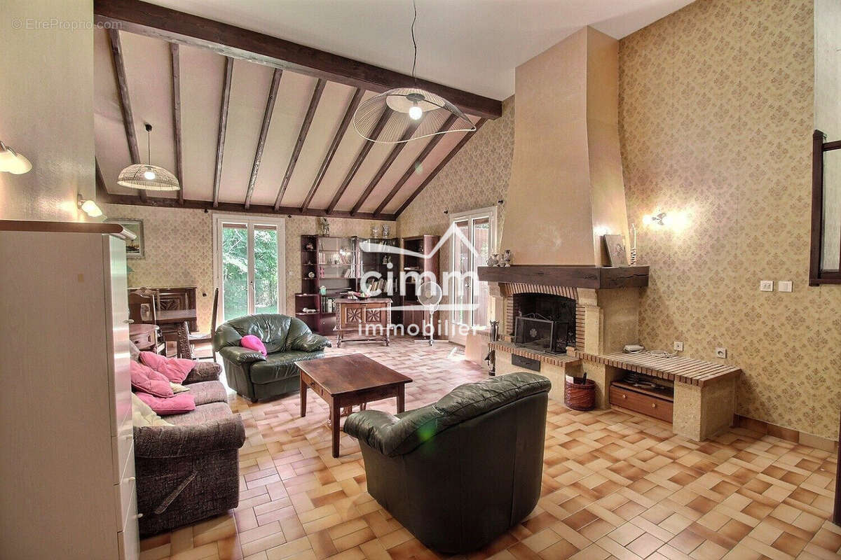 Maison à SAINT-SIMEON-DE-BRESSIEUX