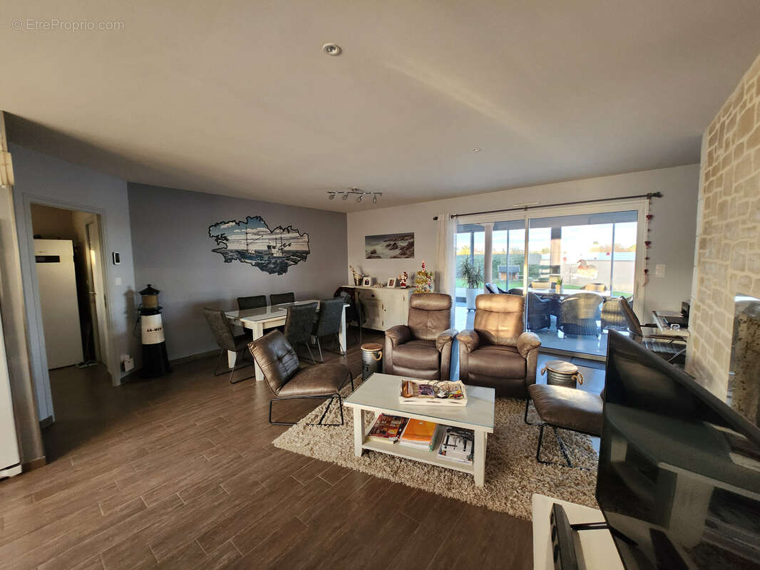 Maison à SAINTE-GEMME-LA-PLAINE