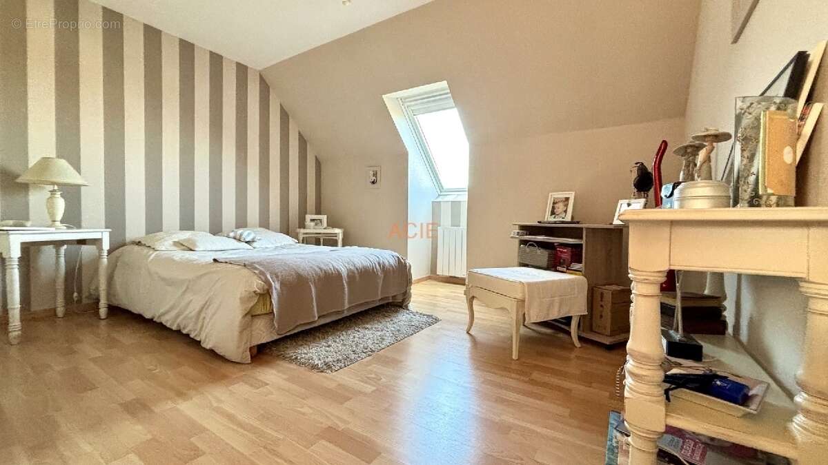 Maison à MARLY-LA-VILLE