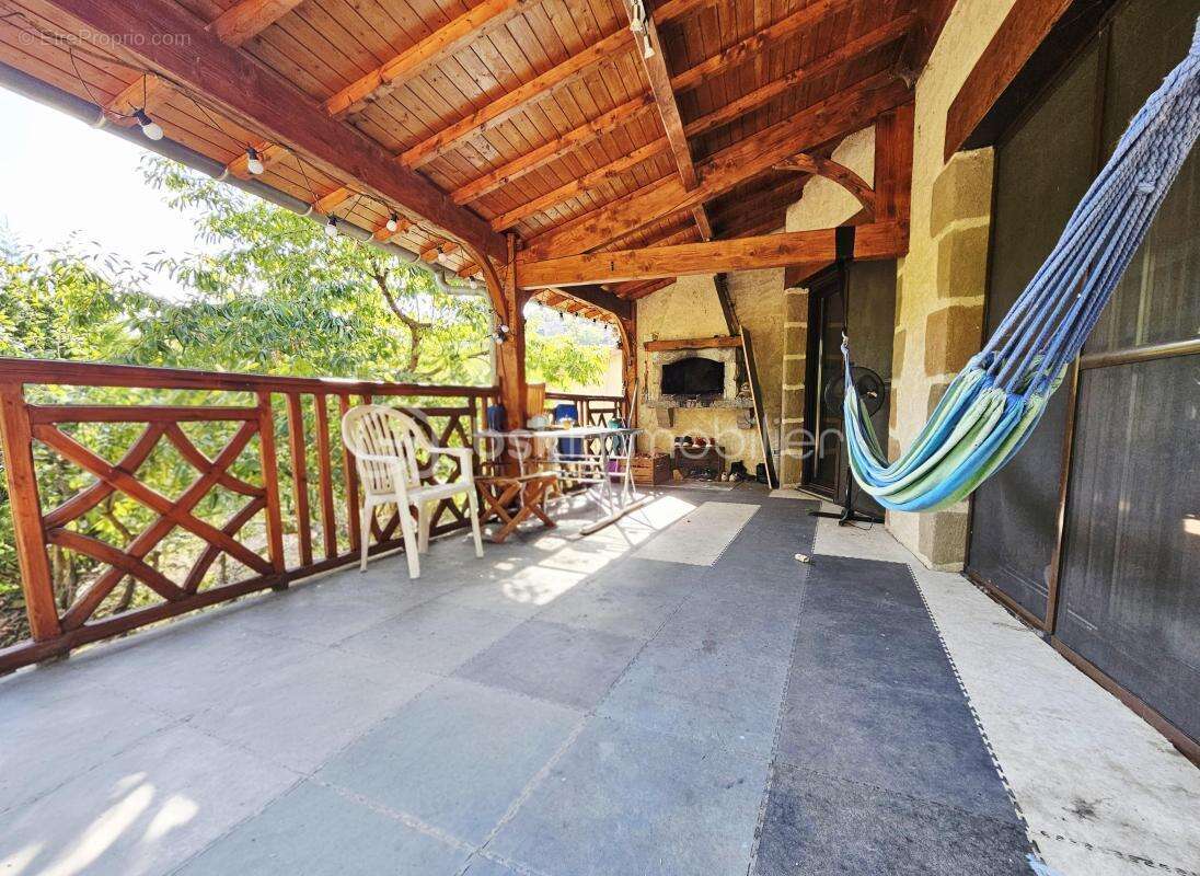 Maison de caractère de 108 m² avec terrain clos de 5 000 m² – Montaigut-le-Blanc - photo 13