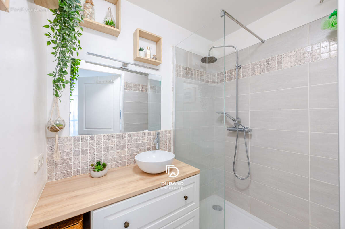 Appartement à MARSEILLE-2E