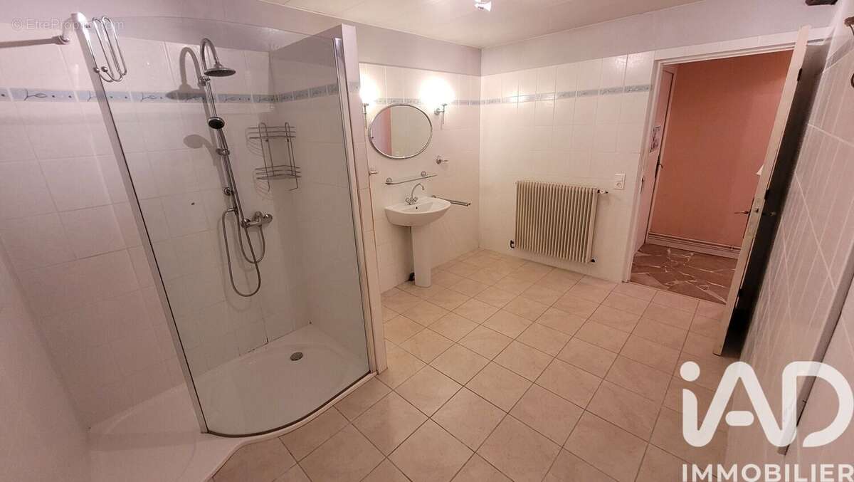 Maison 137 m² à Fontaine-La-Gaillarde  - photo 9