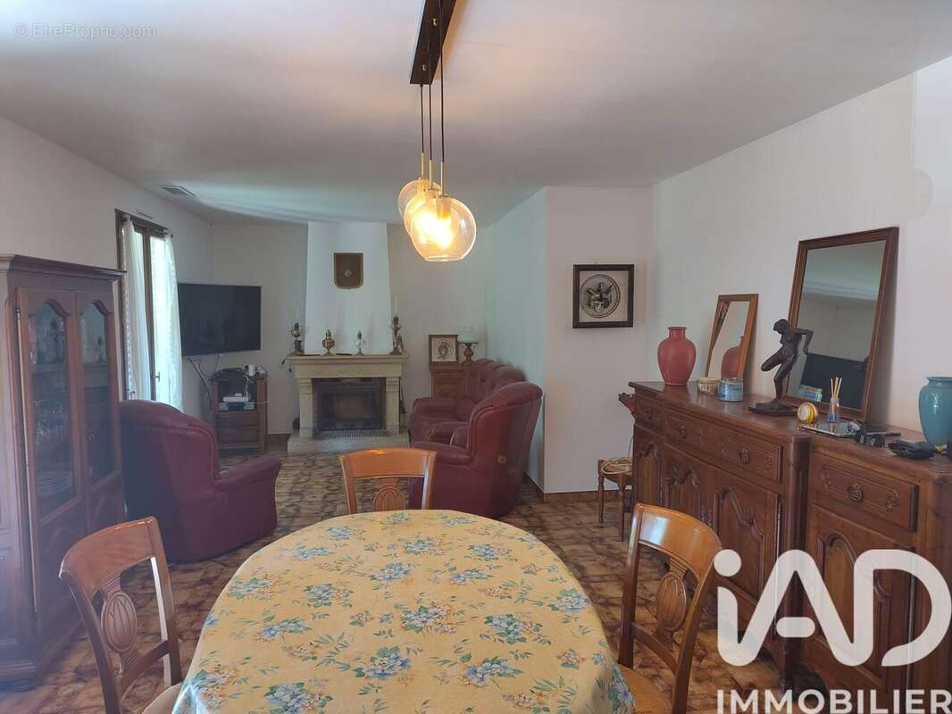 Maison 108 m² à Allas-Les-Mines  - photo 5