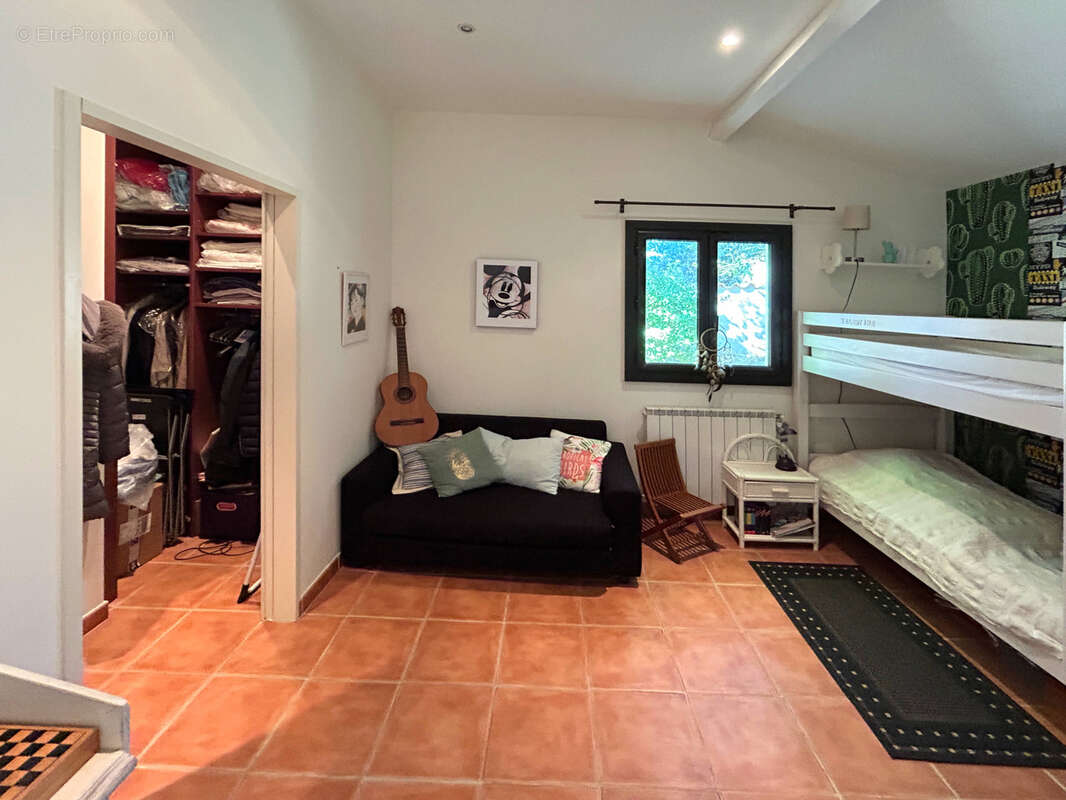 Maison à SAINT-QUENTIN-LA-POTERIE