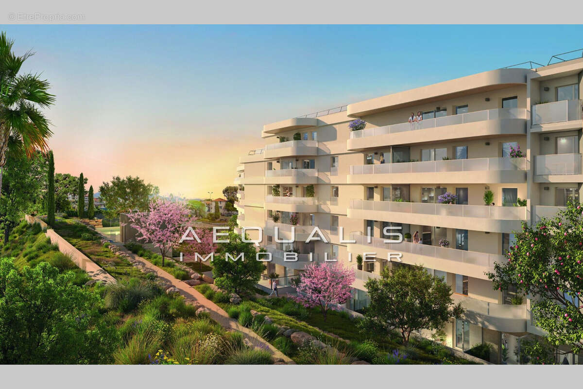 Appartement à SAINT-LAURENT-DU-VAR