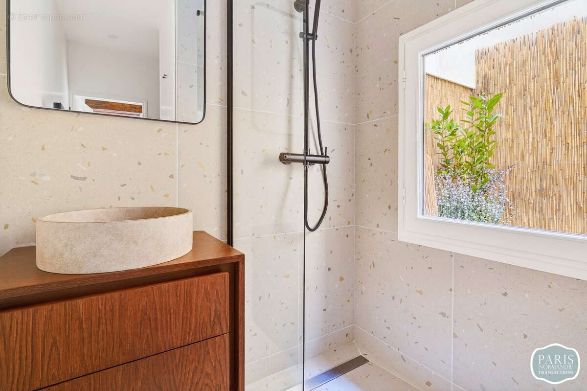 Appartement à PARIS-4E