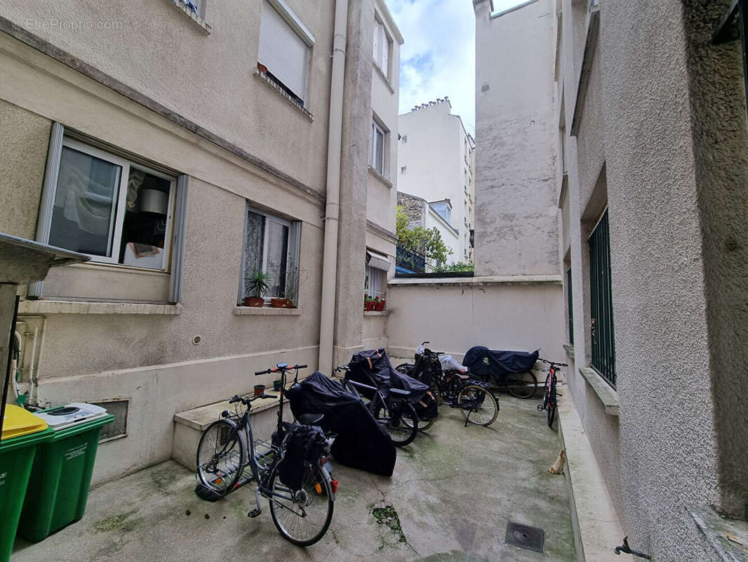 Appartement à PARIS-14E