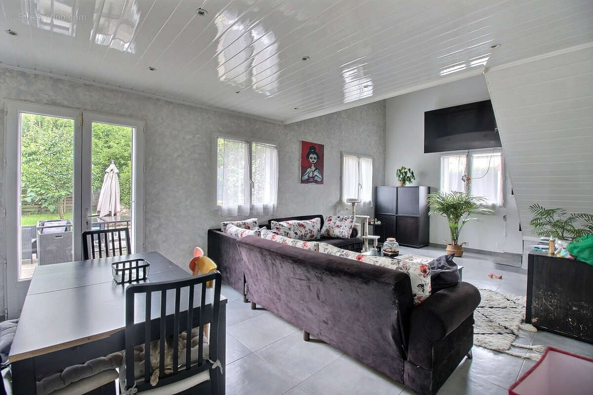 Maison à BOUFFEMONT