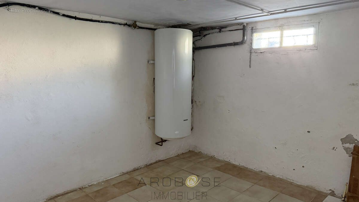 Maison de plain pied de type F3 avec jardin et garage . - photo 15