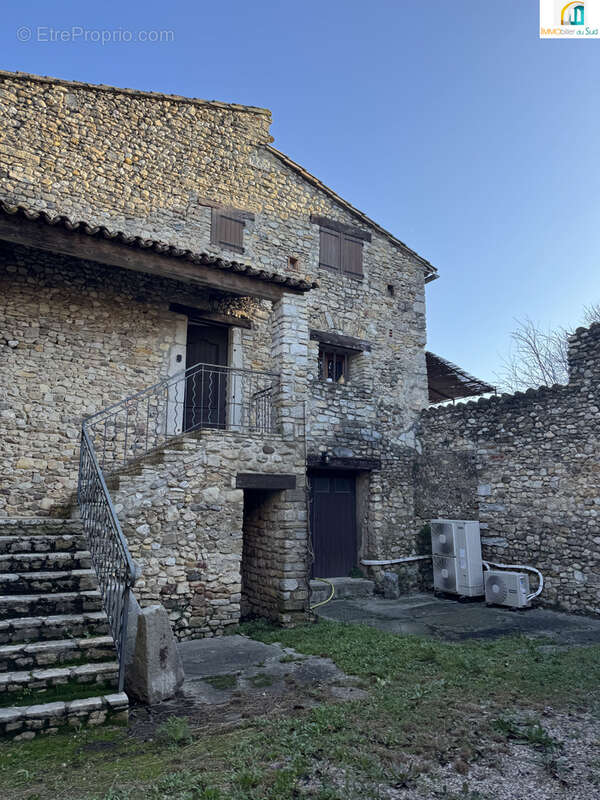 Maison à LEZAN