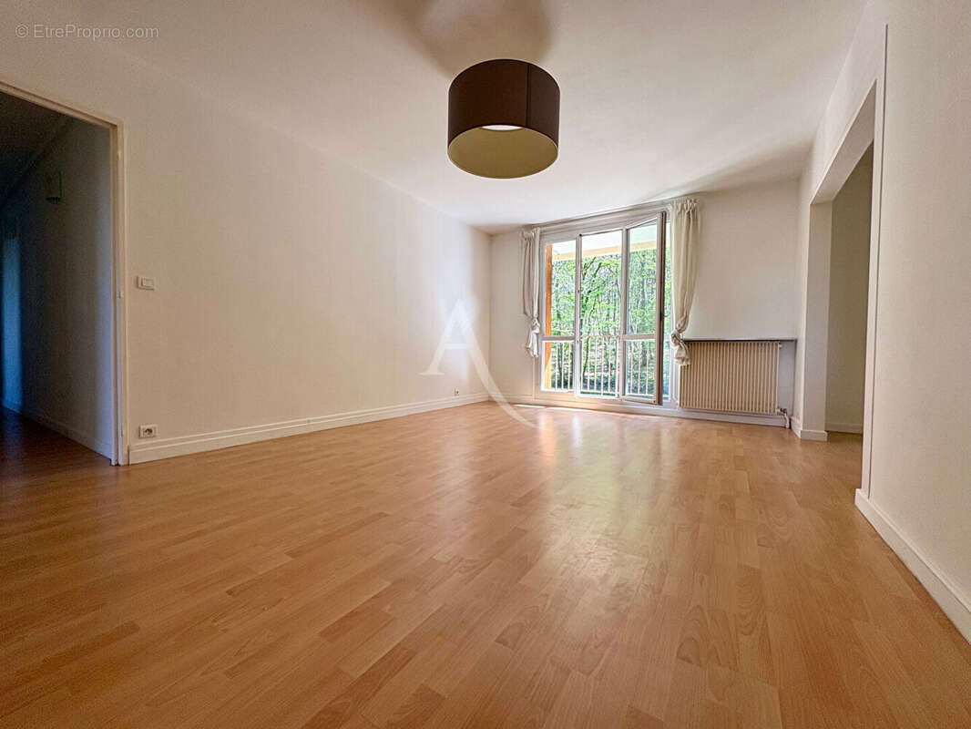 Appartement à GIF-SUR-YVETTE