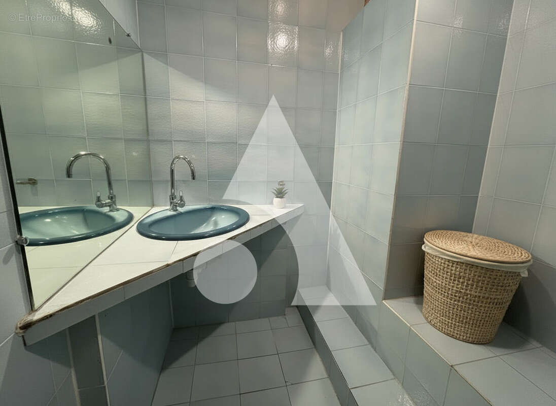 Maison à INJOUX-GENISSIAT