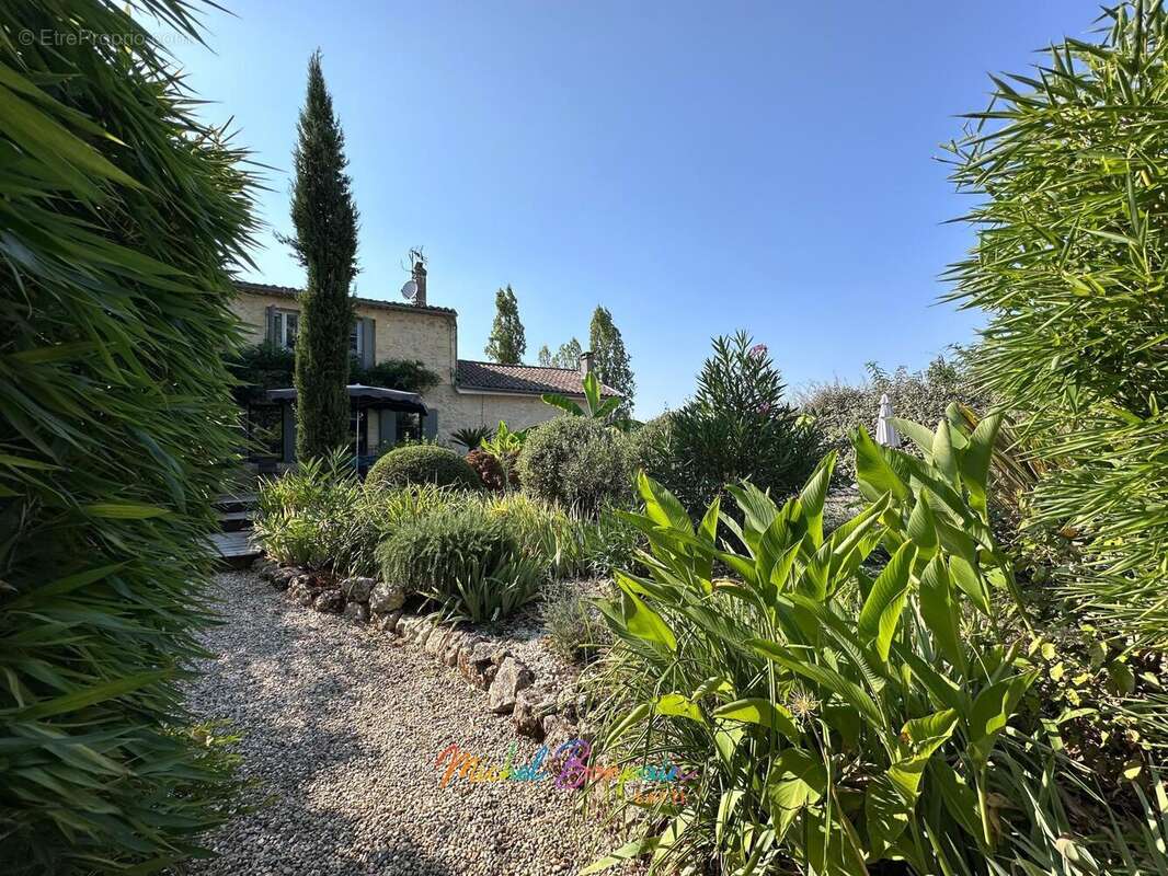 Photo 2 - Maison à SAINT-CAPRAIS-DE-BORDEAUX