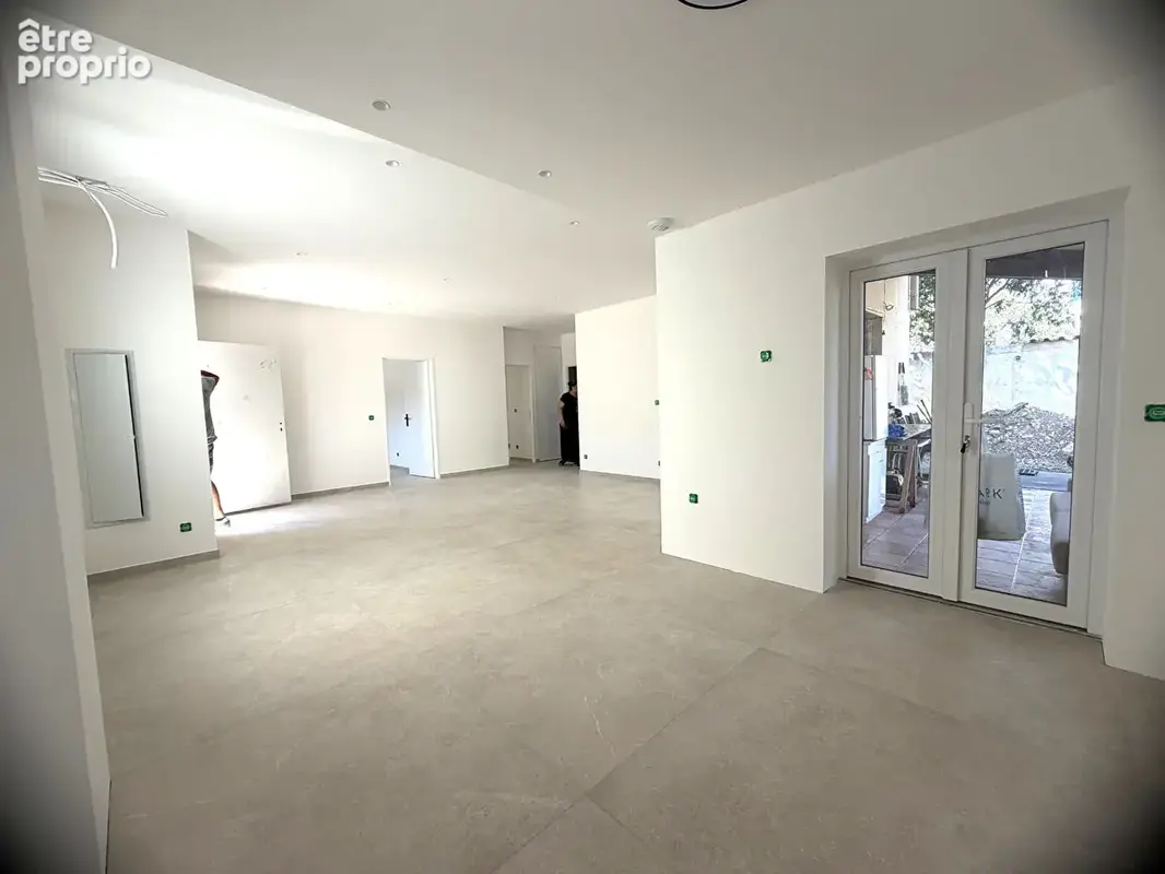 Élégant rez-de-jardin  t4 - photo 2