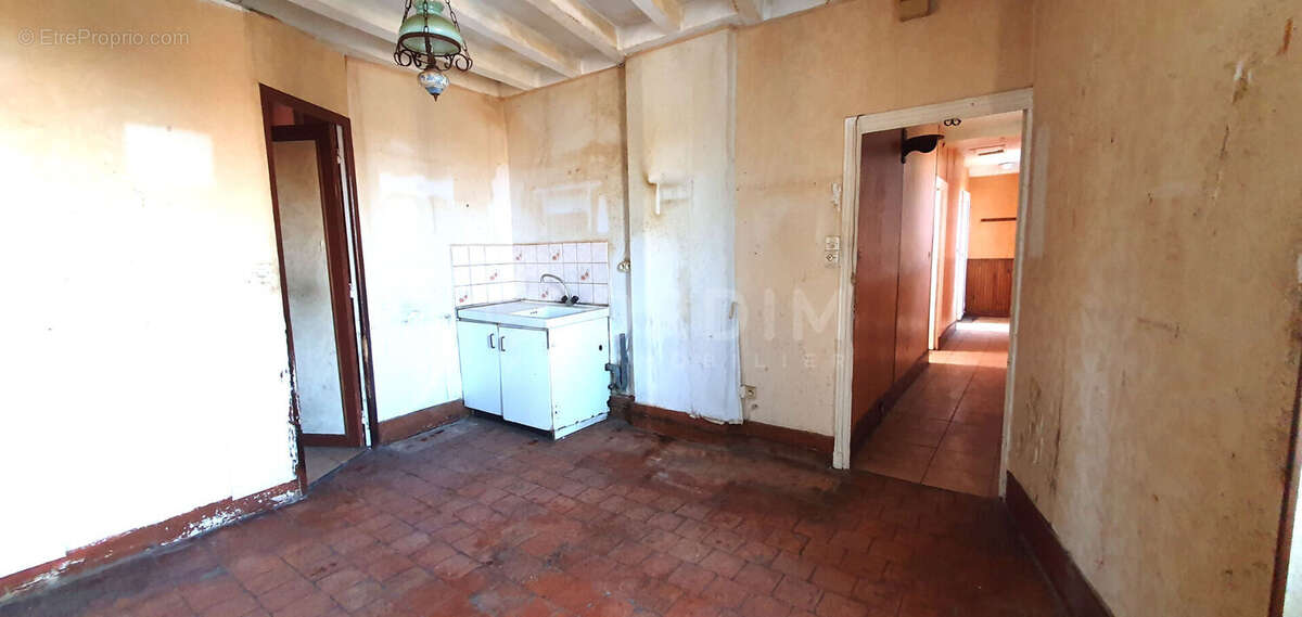 Léré  (18240)  Maison avec deux  appartements - 5 pièces - 3 chambres - Terrain 245 m². - photo 7