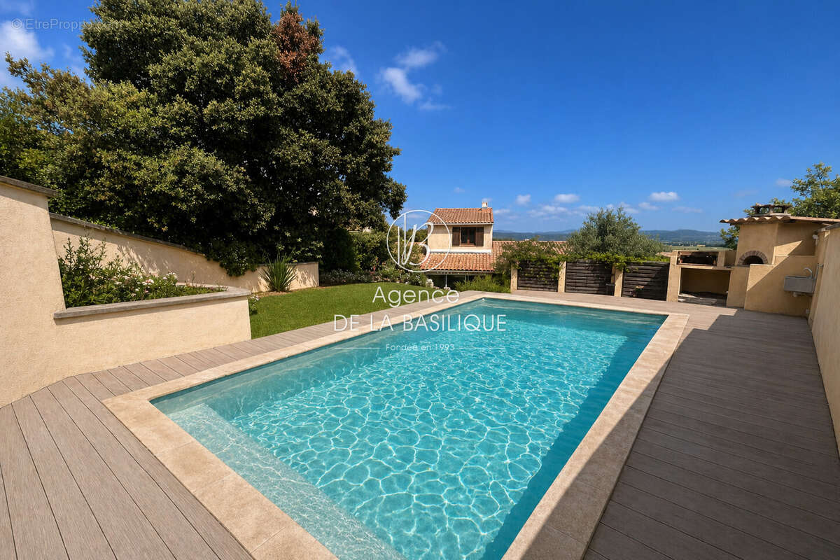 Maison à SAINT-MAXIMIN-LA-SAINTE-BAUME
