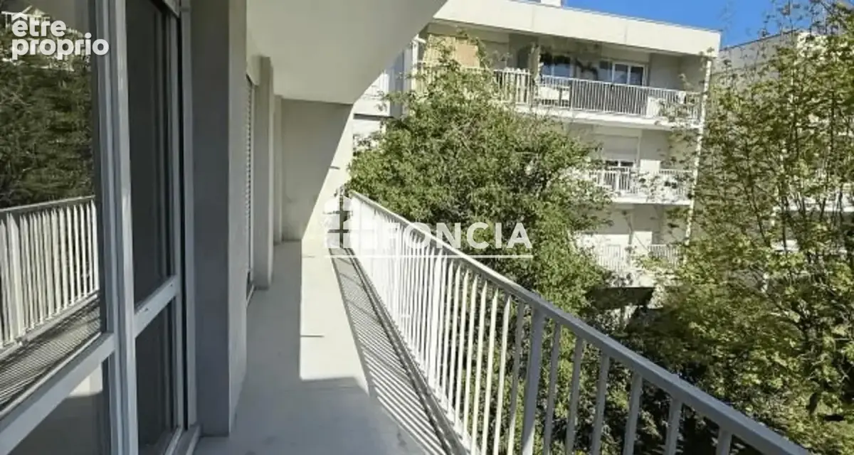 T4 74m² avec balcon, parking et cave – Proche RER A - photo 5