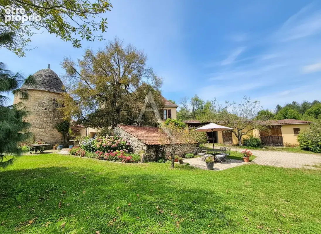 Maison en pierre 221m² avec dépendances et piscine, 5 minutes de Catus - photo 17