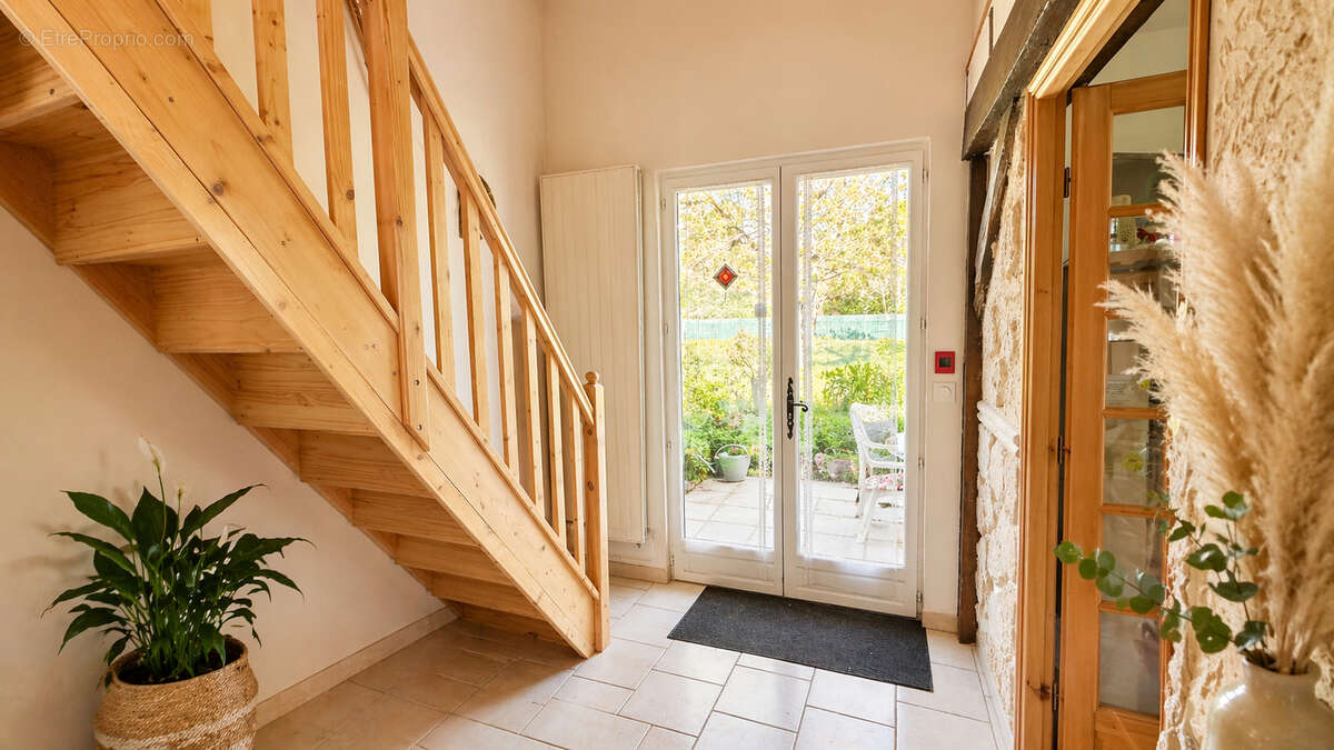 Maison à CHAMPROND-EN-GATINE