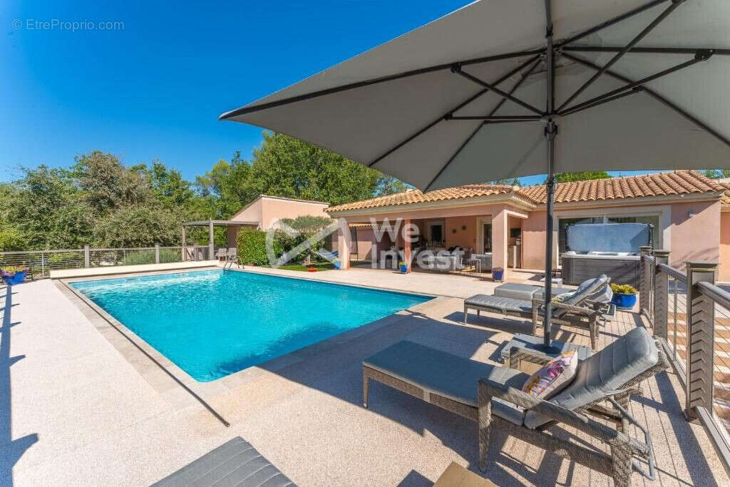 Maison 231 m² à Saint-Maximin-La-Sainte-Baume  - photo 7
