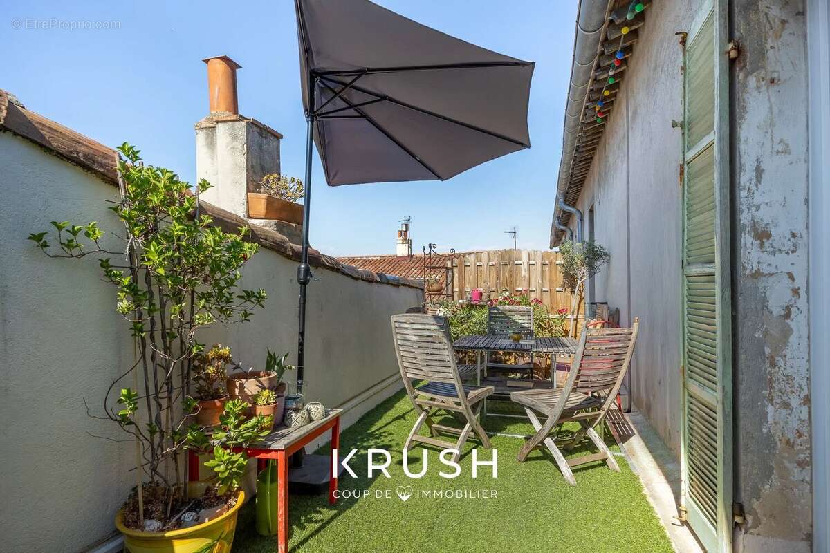 Appartement à MARSEILLE-6E