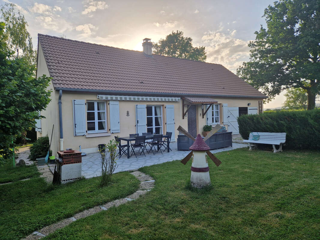 Maison à DRACY-SAINT-LOUP