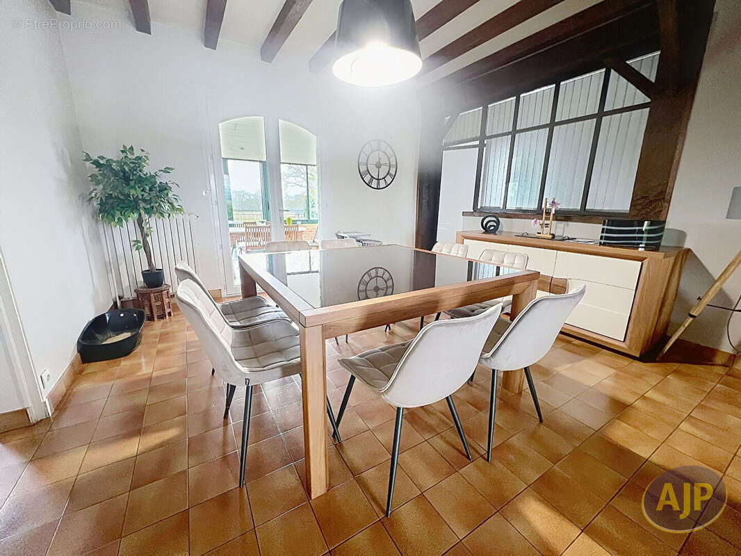 Maison à SAINT-CHRISTOPHE-DU-BOIS