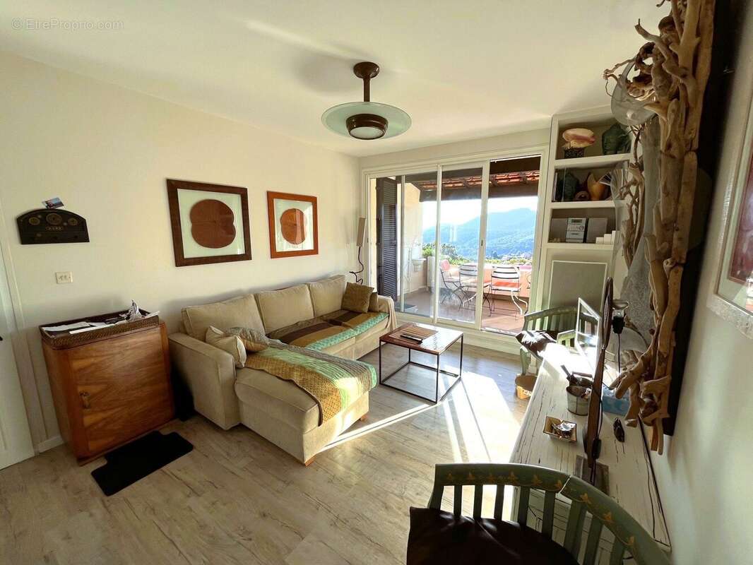 Appartement à LA CROIX-VALMER