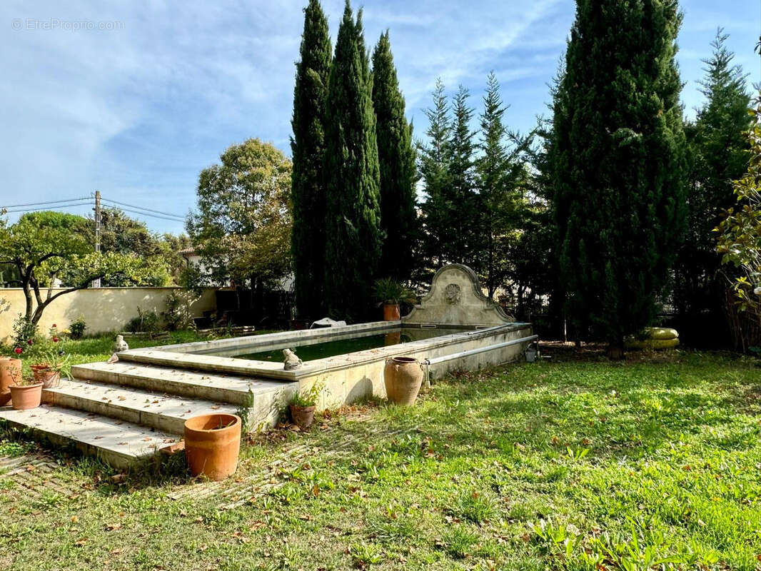 Maison à L'ISLE-SUR-LA-SORGUE