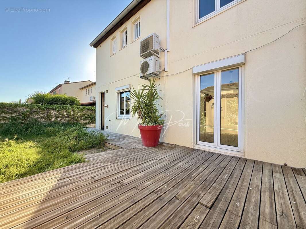 Maison 118 m² à Saint-Esteve  - photo 27