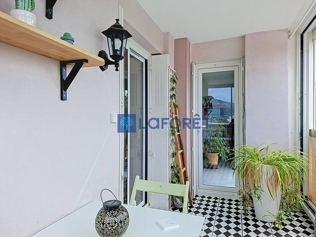 Appartement à LA VALETTE-DU-VAR