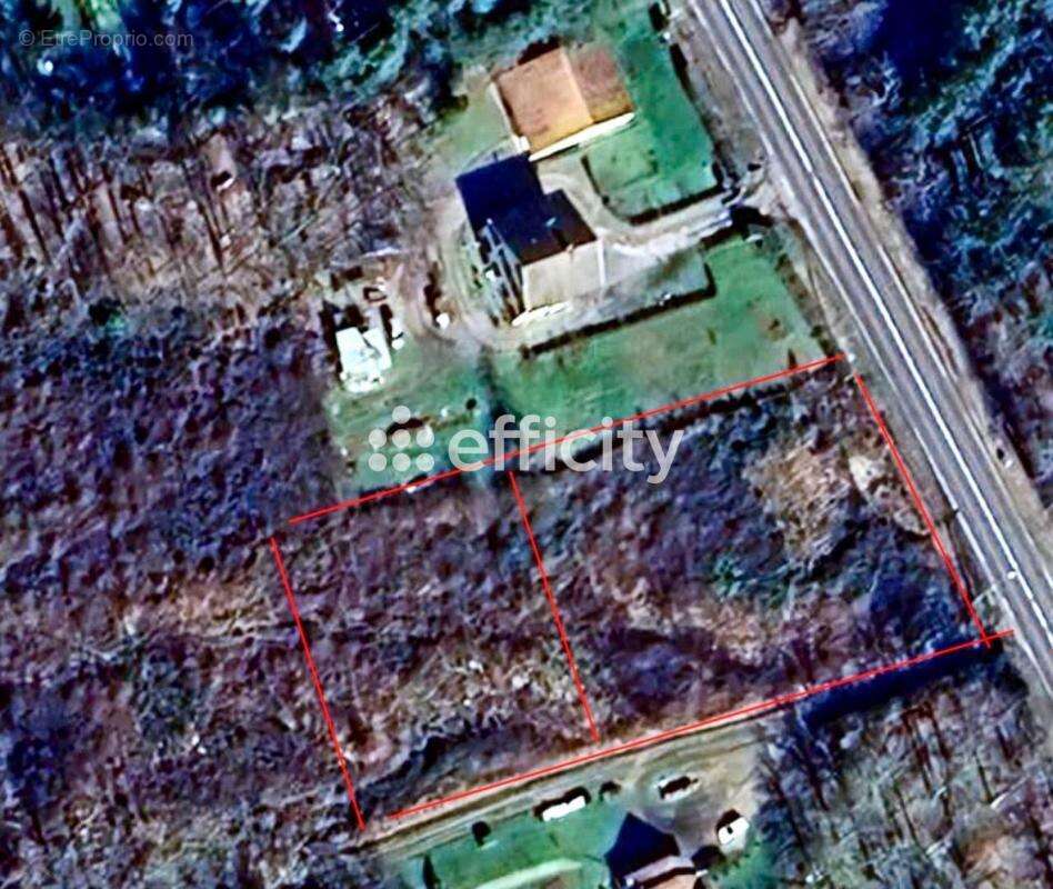 Terrain à PASLIERES