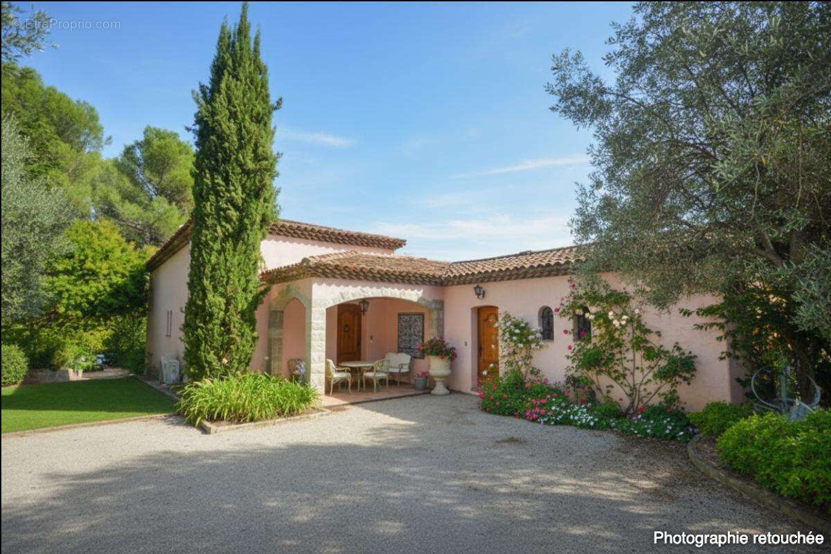 Maison à MOUGINS