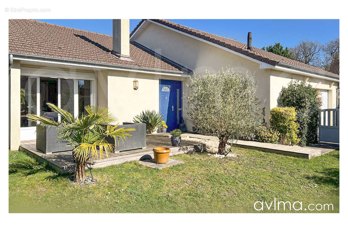 Maison à SAINT-NOM-LA-BRETECHE